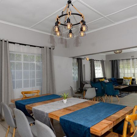 Hungwe House Villa Victoria Falls Esterno foto