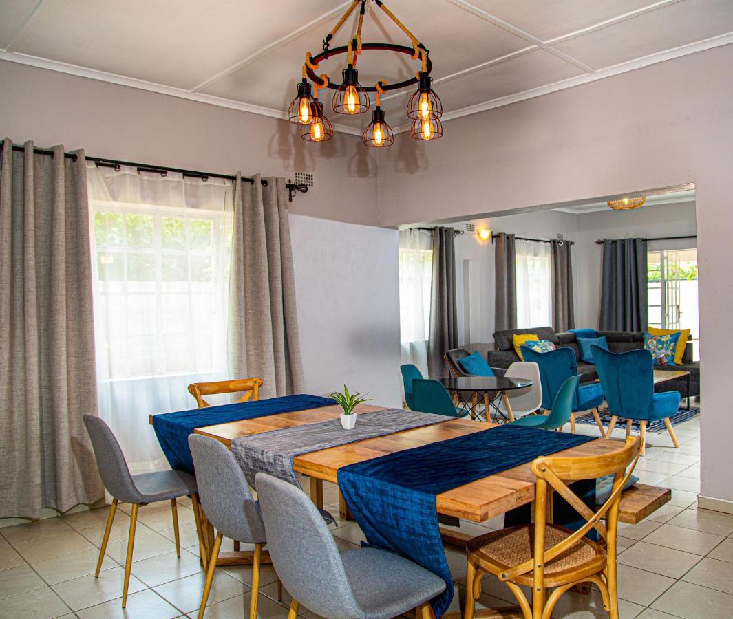 Hungwe House Villa Victoria Falls Esterno foto
