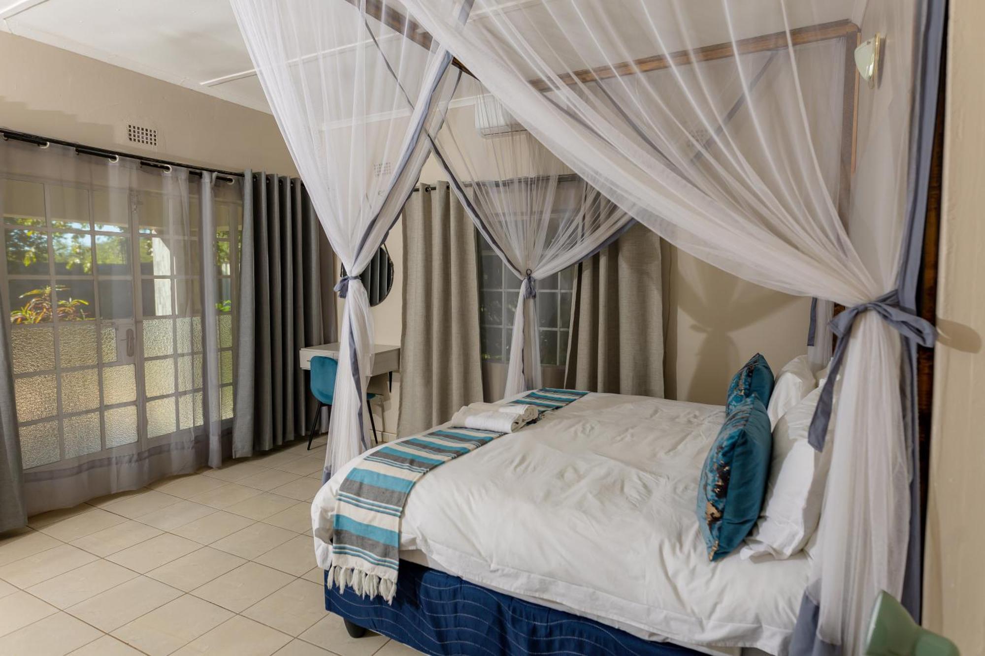 Hungwe House Villa Victoria Falls Esterno foto